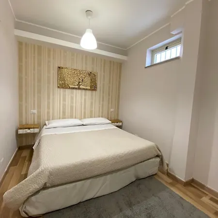 Tyttyhouse جيارديني ناكسوس